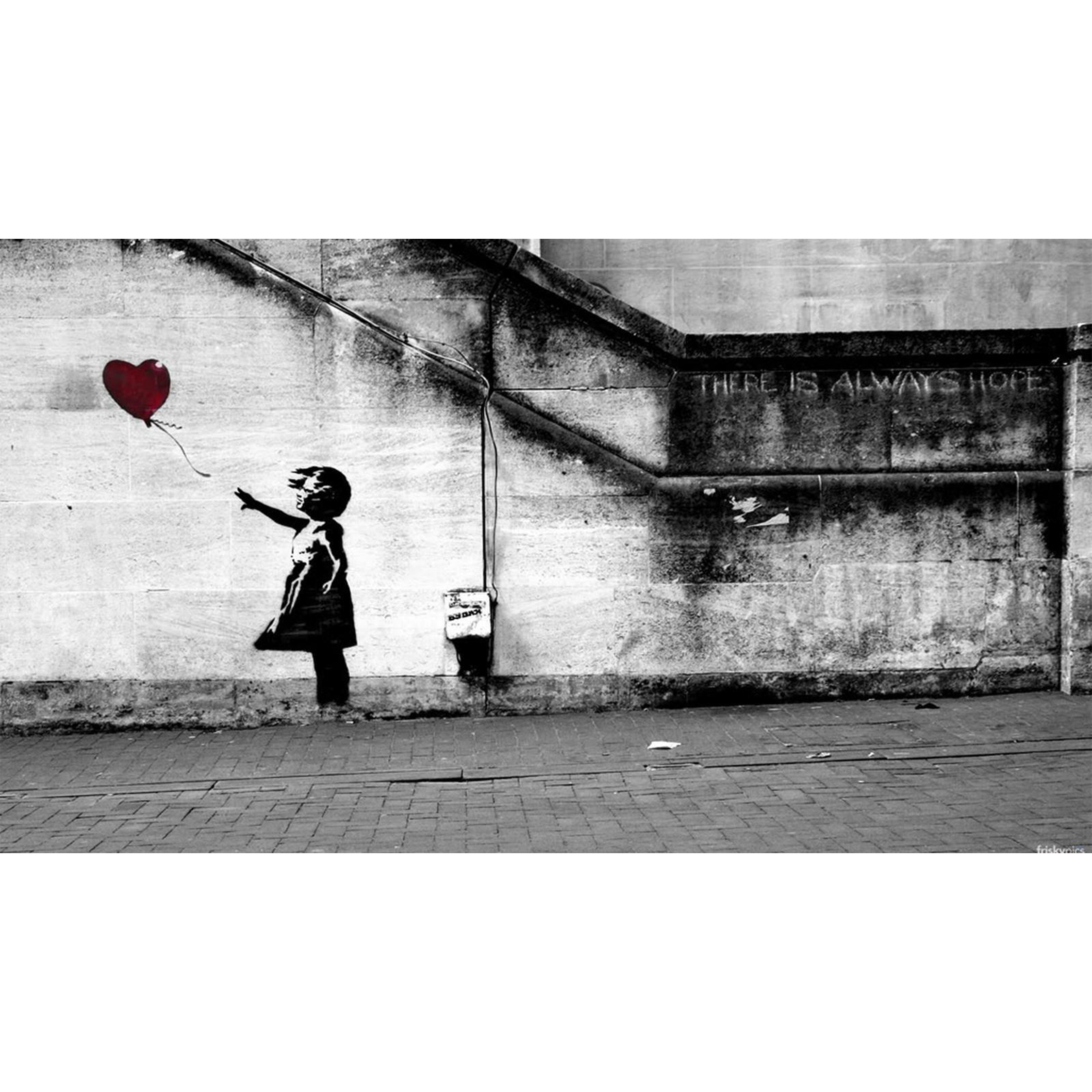 niña con globo